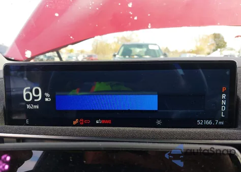 2021 Ford Mustang Mach-E Premium z USA, uszkodzony, nr VIN 3FMTK3SU5MMA30103